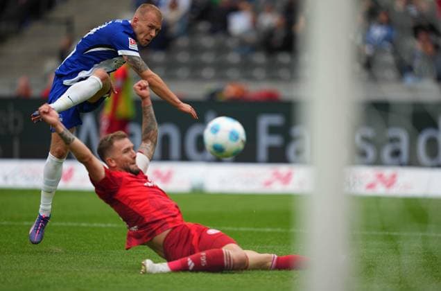 Jon Dagur Thorsteinsson schießt aufs Tor, 2. Bundesliga, Hertha BSC vs Fortuna Düsseldorf, Olympiastadion am 17. September 2024 in Berlin, Deutschland. (Foto von Ulrik Pedersen DeFodi Images) Jon Dagur Thorsteinsson shoots on goal, 2. Bundesliga, Hertha BSC vs Fortuna Düsseldorf, Olympiastadion on September 17, 2024 in Berlin, Germany. (Photo by Ulrik Pedersen DeFodi Images) DFB DFL REGULATIONS PROHIBIT ANY USE OF PHOTOGRAPHS AS IMAGE SEQUENCES AND OR QUASI-VIDEO. Defodi-659_0292091451