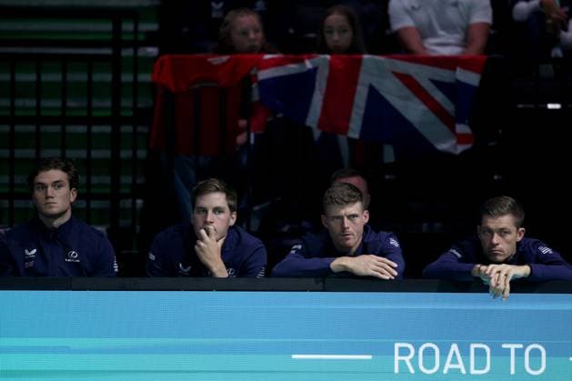 Tennis, Davis Cup, Großbritannien - Kanada Jack Draper, Henry Patten, Billy Harris and Neal Skupski, sit on the sidelines looking frustrated Davis Cup Group Stage Finals 2024, Day Six, AO Arena, Manchester, UK - 15 Sep 2024  Copyright: xEllaxLing Shutterstockx 14713349bb