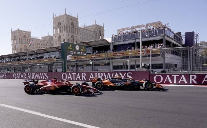 FORMULA 1 QATAR AIRWAYS AZERBAIJAN GRAND PRIX 2024 15.09.2024, Baku City Circuit , Baku, FORMULA 1 QATAR AIRWAYS AZERBAIJAN GRAND PRIX 2024 ,im Bild Oscar Piastri (AUS), McLaren F1 Team, Charles Leclerc (MCO), Scuderia Ferrari HP