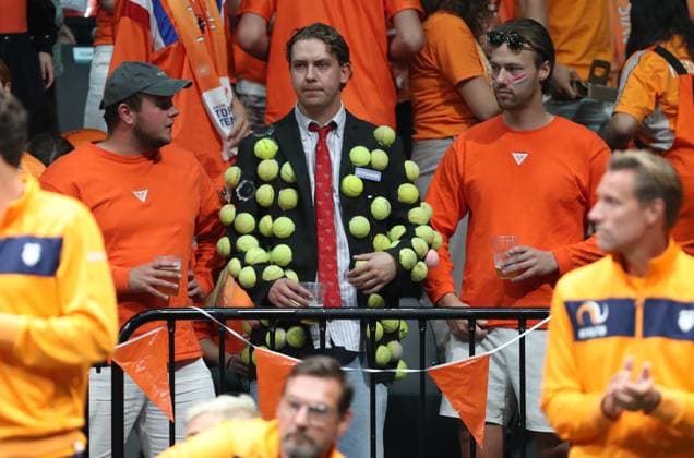 Sport Themen der Woche KW37 Sport Bilder des Tages Tennis, Davis Cup, Italien - Niederlande Netherlands team supporter during the tennis Davis Cup final 8 match between Matteo Berrettini (Italy) and Botic Van Zandschulp (Netherlands) at the Unipol arena, Casalecchio (Bologna), Bologna, northern Italy, Sunday, September 15, 2024. - Tennis - (Photo Michele Nucci - LaPresse)  Copyright: xMichelexNucci LaPressex
