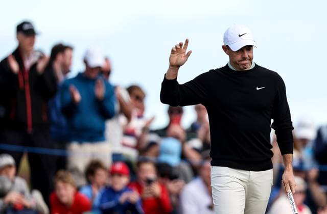 2024 Amgen Irish Open, Royal County Down, Newcastle, Northern Ireland 15 9 2024 Rory McIlroy acknowledges fans after putting for a birdie on the 11th Rory McIlroy acknowledges fans after putting for a birdie on the 11th 15 9 2024  Copyright: x INPHO BenxBradyx BB4_0658