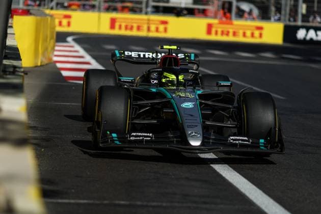 44 HAMILTON Lewis (gbr), Mercedes AMG F1 Team W15, action during the Formula 1 Azerbaijan Grand Prix 2024, 17th round of the 2024 Formula One World Championship, WM, Weltmeisterschaft from September 13 to 15, 2024 on the Baku City Circuit, in Baku, Azerbaijan - F1 - AZERBAIJAN GRAND PRIX 2024 DPPI Panoramic  240915_R17_AZERBAIJAN_0I7A0451