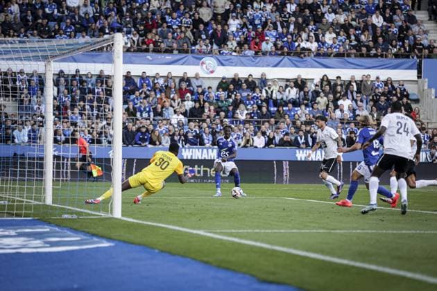 Fußball, Racing Straßburg - SCO Angers NANASI SEBASTIAN 15 but FOOTBALL : Ligue 1 Racing Strasbourg vs Angers Stade de la Meinau - 15 09 2024 ElyxandroCegarra Panoramic 