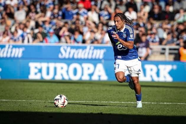 Fußball, Racing Straßburg - SCO Angers 7 Diego Moreira FOOTBALL : Ligue 1 Racing Strasbourg vs Angers Stade de la Meinau - 15 09 2024 ElyxandroCegarra Panoramic 