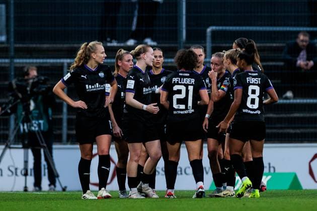 GOOGLE PIXEL Frauen Bundesliga: 1. FC Köln - SGS Essen; 15.09.2024 Jubel zum 1:1 durch Annalena Rieke (SGS Essen, 17) GOOGLE PIXEL Frauen Bundesliga, 1. FC Köln - SGS Essen, Köln, Franz-Kremer-Stadion am 15.09.2024 DFB REGULATIONS PROHIBIT ANY USE OF PHOTOGRAPHS AS IMAGE SEQUENCES AND OR QUASI-VIDEO. Copyright: xBEAUTIFULxSPORTS Wunderlx