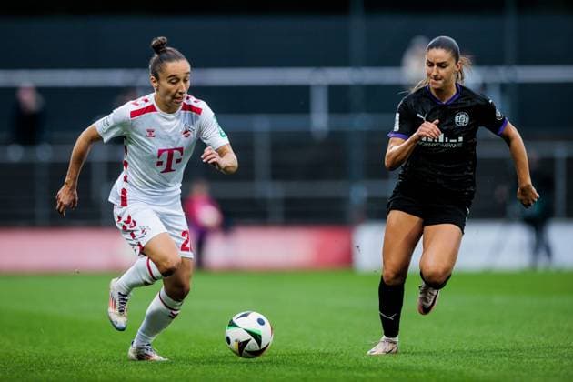GOOGLE PIXEL Frauen Bundesliga: 1. FC Köln - SGS Essen; 15.09.2024 Zweikampf Sylwia Matysik (1. FC Köln, 20), Laureta Elmazi (SGS Essen, 11) GOOGLE PIXEL Frauen Bundesliga, 1. FC Köln - SGS Essen, Köln, Franz-Kremer-Stadion am 15.09.2024 DFB REGULATIONS PROHIBIT ANY USE OF PHOTOGRAPHS AS IMAGE SEQUENCES AND OR QUASI-VIDEO. Copyright: xBEAUTIFULxSPORTS Wunderlx