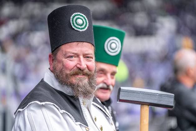 Bilder des Jahres 2024, Sport 09 September Sport Themen der Woche KW37 Aue, Deutschland 15. September 2024: 3 . Liga - 2024 2025 - Erzgebirge Aue vs. DSC Arminia Bielefeld Im Bild: Bergmann Symbolfigur DFB regulations prohibit any use of photographs as image sequences and or quasi-video *** Aue, Germany 15 September 2024 3 Liga 2024 2025 Erzgebirge Aue vs DSC Arminia Bielefeld Im Bild Bergmann Symbolfigur DFB regulations prohibit any use of photographs as image sequences and or quasi video Copyright: xFotostandx xNachtigallx