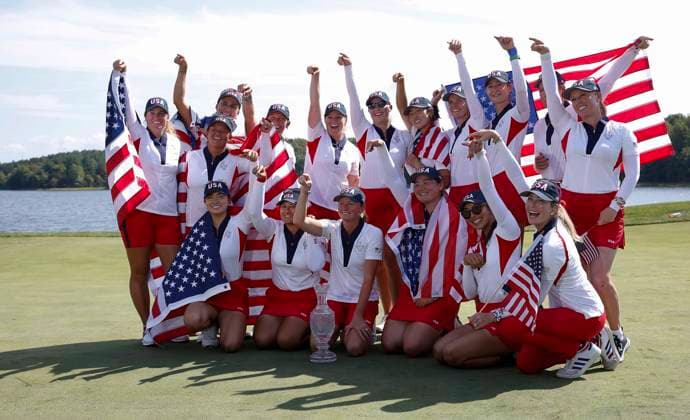 Sept 15, 2024: Team USA poses with the Solheim Cup trophy after winning the Solheim Cup on the Robert Trent Jones golf course in Gainesville, Virginia. CSM Gainesville United States of America - ZUMAc04_ 20240915_zma_c04_074 Copyright: xJustinxCooperx
