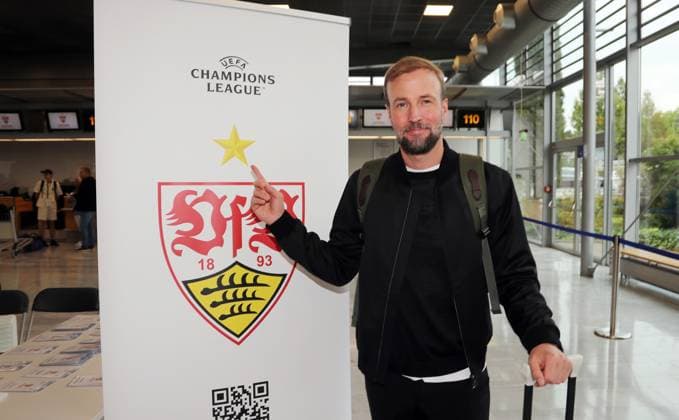 16.09.24 VfB Stuttgart Abflug Madrid Deutschland, Stuttgart, 16.09.2024, Fussball, Bundesliga, VfB Stuttgart, Flughafen Stuttgart Abflug zum Champions League Auswärts Spiel bei Real Madrid: Sebastian Hoeneß (Trainer).