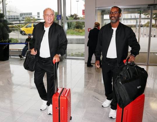 16.09.24 VfB Stuttgart Abflug Madrid Deutschland, Stuttgart, 16.09.2024, Fussball, Bundesliga, VfB Stuttgart, Flughafen Stuttgart Abflug zum Champions League Auswärts Spiel bei Real Madrid: v.l. Hansi Müller, Cacau.