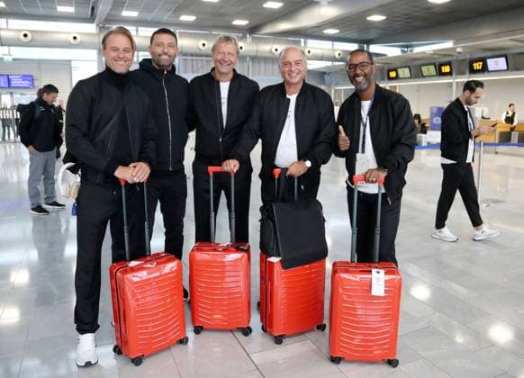Sport Bilder des Tages 16.09.24 VfB Stuttgart Abflug Madrid Deutschland, Stuttgart, 16.09.2024, Fussball, Bundesliga, VfB Stuttgart, Flughafen Stuttgart Abflug zum Champions League Auswärts Spiel bei Real Madrid: v.l. Timo Hildebrand, Kevin Kuranyi, Guido Buchwald, Hansi Müller, Cacau.