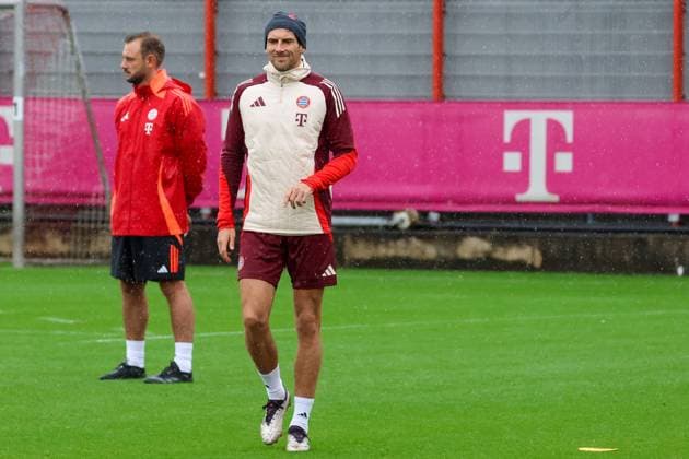 Leon Goretzka (FC Bayern Muenchen, 08) beim Training im Regen, Abschlusstraining, FC Bayern Muenchen, Fussball, UEFA Champions League, 1. Spieltag, Saison 24 25, 16.09.2024, Abschlusstraining, FC Bayern Muenchen, Fussball, UEFA Champions League, 1. Spieltag, Saison 24 25, 16.09.2024 Muenchen Copyright: xEibner-Pressefoto JennixMaulx EP_JML