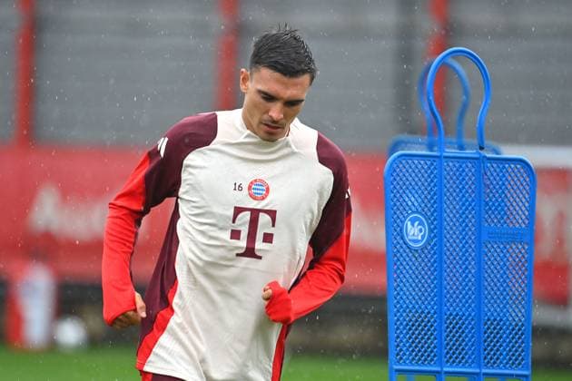 Joao PALHINHA (Bayern Muenchen), Aktion,Einzelbild,angeschnittenes Einzelmotiv,Halbfigur,halbe Figur. Abschlusstraining, Training am 16.09.2024 Fussball Champions League , FC Bayern Muenchen - GNK Dinamo Zagreb