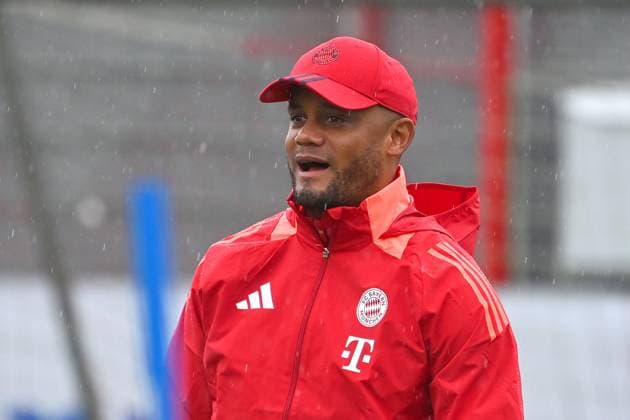 Trainer Vincent KOMPANY (Bayern Muenchen), Einzelbild,angeschnittenes Einzelmotiv,Portraet,Portrait,Porträt, Abschlusstraining, Training am 16.09.2024 Fussball Champions League , FC Bayern Muenchen - GNK Dinamo Zagreb
