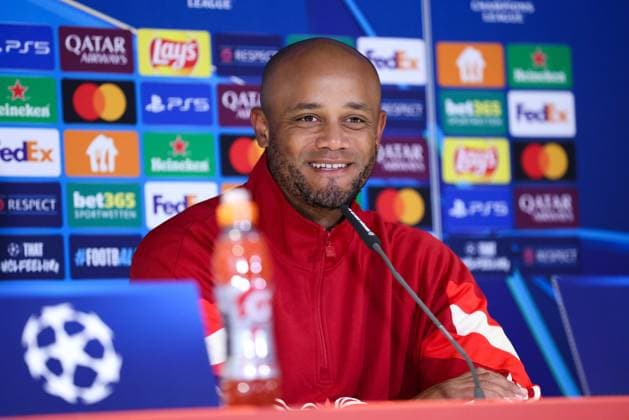 Fußball Champions League Internationale Pressekonferenz FC Bayern München am 16.09.2024 in der Säbener Straße in München Vincent Kompany ( Trainer Cheftrainer München )