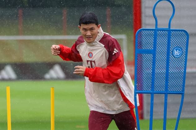Minjae Kim (FC Bayern Muenchen, 03) beim Training im Regen, Abschlusstraining, FC Bayern Muenchen, Fussball, UEFA Champions League, 1. Spieltag, Saison 24 25, 16.09.2024, Abschlusstraining, FC Bayern Muenchen, Fussball, UEFA Champions League, 1. Spieltag, Saison 24 25, 16.09.2024 Muenchen Copyright: xEibner-Pressefoto JennixMaulx EP_JML