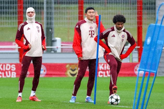 Serge Gnabry (FC Bayern Muenchen, 07) mit Thomas Mueller (FC Bayern Muenchen, 25) und Minjae Kim (FC Bayern Muenchen, 03) beim Training im Regen, Abschlusstraining, FC Bayern Muenchen, Fussball, UEFA Champions League, 1. Spieltag, Saison 24 25, 16.09.2024, Abschlusstraining, FC Bayern Muenchen, Fussball, UEFA Champions League, 1. Spieltag, Saison 24 25, 16.09.2024 Muenchen Copyright: xEibner-Pressefoto JennixMaulx EP_JML
