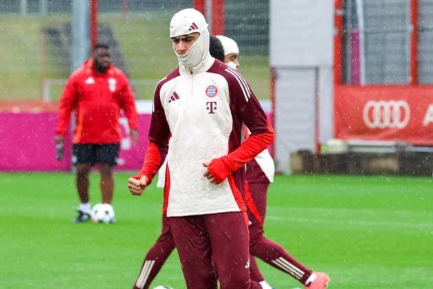 Jamal Musiala (FC Bayern Muenchen, 42) beim Training im Regen, Abschlusstraining, FC Bayern Muenchen, Fussball, UEFA Champions League, 1. Spieltag, Saison 24 25, 16.09.2024, Abschlusstraining, FC Bayern Muenchen, Fussball, UEFA Champions League, 1. Spieltag, Saison 24 25, 16.09.2024 Muenchen Copyright: xEibner-Pressefoto JennixMaulx EP_JML