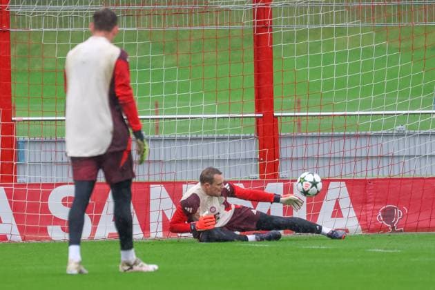 Manuel Neuer (FC Bayern Muenchen, 01) beim Training im Regen, Abschlusstraining, FC Bayern Muenchen, Fussball, UEFA Champions League, 1. Spieltag, Saison 24 25, 16.09.2024, Abschlusstraining, FC Bayern Muenchen, Fussball, UEFA Champions League, 1. Spieltag, Saison 24 25, 16.09.2024 Muenchen Copyright: xEibner-Pressefoto JennixMaulx EP_JML