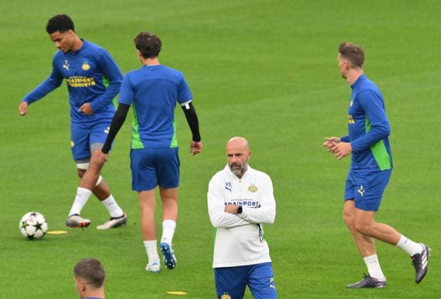 September 16, 2024, Turin: PSV coach Peter Bosz during training on the eve of the UEFA Champions League match against Juventus at the Allianz stadium in Turin, Italy, 16 September 2024 ANSA ALESSANDRO DI MARCO UEFA CHAMPIONS LEAGUE: PSV TRAINING  - ZUMAa110 20240916_zaf_a110_039 Copyright: xAlessandroxDixMarcox