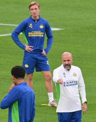 September 16, 2024, Turin: PSV coach Peter Bosz during training on the eve of the UEFA Champions League match against Juventus at the Allianz stadium in Turin, Italy, 16 September 2024 ANSA ALESSANDRO DI MARCO UEFA CHAMPIONS LEAGUE: PSV TRAINING  - ZUMAa110 20240916_zaf_a110_040 Copyright: xAlessandroxDixMarcox