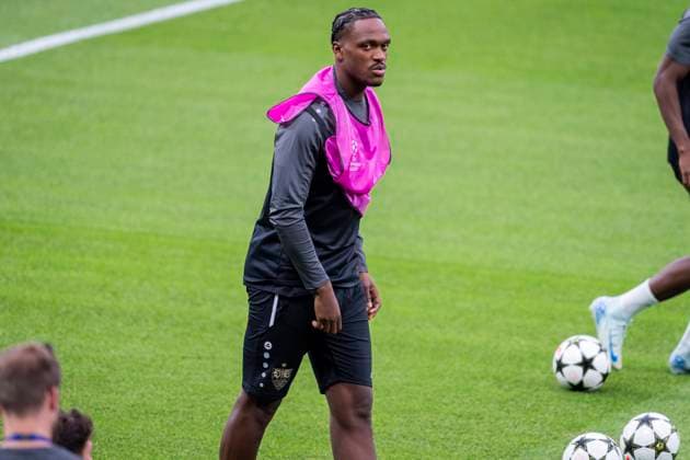 Champions League 2024 25 League Phase MD1: VfB Stuttgart Pitch Walk and press conference, PK, Pressekonferenz Dan-Axel Zagadou of VfB Stuttgart seen training during the VfB Stuttgart Pitch Walk and Press Conference ahead of their UEFA Champions League football match against Real Madrid at Estadio Santiago Bernabeu on September 16, 2024 in Madrid, Spain. Madrid Estadio Santiago Bernabeu Madrid Spain Copyright: xAlbertoxGardinx AGardin_20240916_Football_Champions_Stuttgart_PC_060