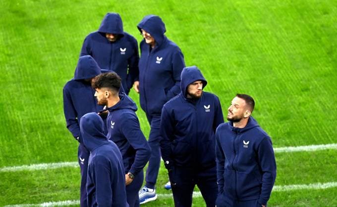 Munich, Germany, 160924. GNK Dinamo players walk around the Allianz Arena stadium on the eve of the match of the 1st round of the UEFA Champions League against Bayern Munich. Photo: Ronald Gorsic CROPIX Copyright: xxRonaldxGorsicx munchen_dinamo_setnja1-160924