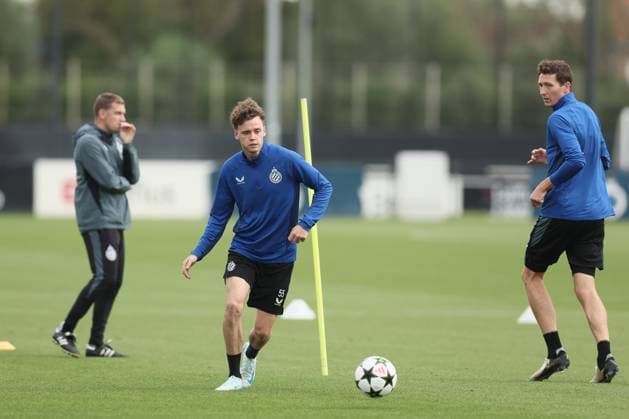 Club s Maxim De Cuyper and Club s Hans Vanaken pictured during a training session of Belgian soccer team Club Brugge KV, Tuesday 17 September 2024 in Knokke-Heist. The team is preparing for tomorrow s game against German Borussia Dortmund, on the opening day of the UEFA Champions League league phase. BRUNOxFAHY  x100810939x