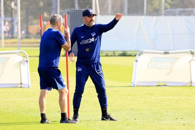 DEU, DFL, 2. FBL Hertha BSC, Training, 17.09.2024, Sportforum, Berlin, DEU, DFL, 2. FBL Hertha BSC, Training, im Bild Cheftrainer Cristian Fiel (Hertha BSC Berlin), Dirk Kunert (Hertha BSC) DFL - regulations prohibit any use of Photographs as image sequences and or quasi-video Foto: Juergen Engler nordphoto GmbH