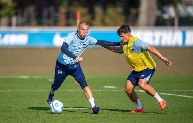 Fussball, Herren, Saison 2024 2025, 2. Bundesliga, Hertha BSC, Training, v. l. Jon Dagur Thorsteinsson (Hertha BSC), Julius Gottschalk, 17.09. 2024,