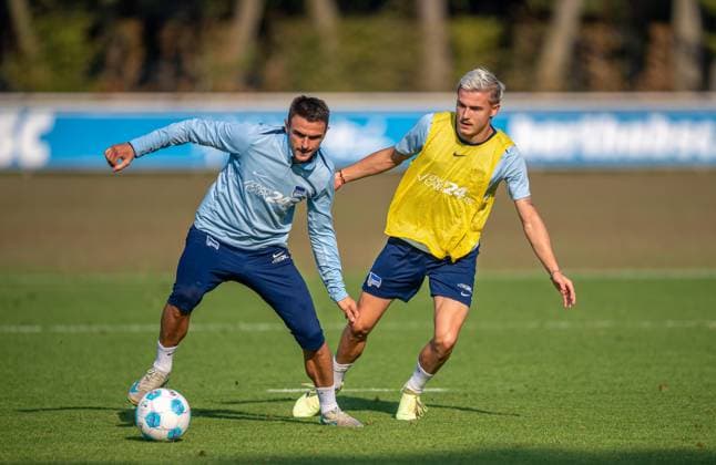 Fussball, Herren, Saison 2024 2025, 2. Bundesliga, Hertha BSC, Training, v. l. Smail Prevljak (Hertha BSC), Marten Winkler (Hertha BSC), 17.09. 2024,