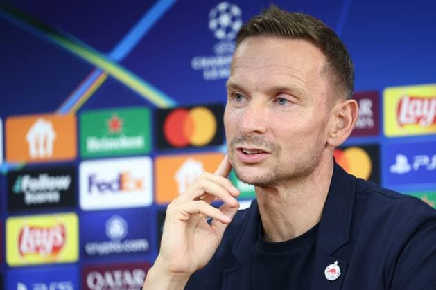 Sport Bilder des Tages SOCCER - UEFA CL, Prag vs RBS PRAGUE,CZECH REPUBLIC,17.SEP.24 - SOCCER - UEFA Champions League, AC Sparta Prag vs Red Bull Salzburg, preview, press conference, PK, Pressekonferenz Image shows head coach Pepijn Lijnders (RBS).  GEPAxpictures xDavidxGeieregger
