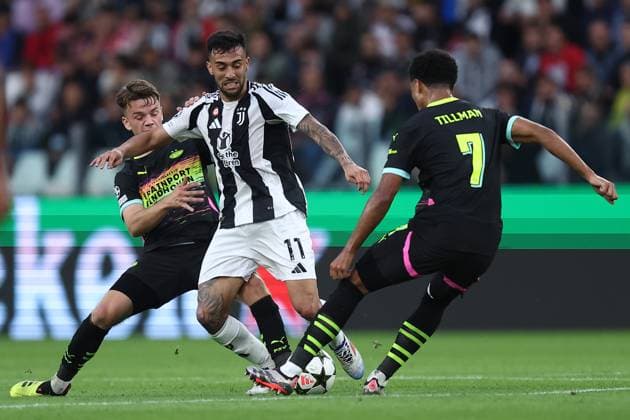 Nico Gonzalez (Juventus Fc ) und Malik Tillman (PSV Eindhoven) battle for the ball, UEFA Champions League 2024 25 League Phase MD1, Juventus Turin v PSV Eindhoven, Allianz Stadium, September 17, 2024, Turin, Italy.