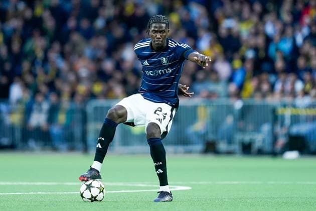 Bern, Switzerland, September 17th 2024: Amadou Onana (24 Aston Villa) controls the ball during the UEFA Champions League football match between Young Boys and Aston Villa at Wankdorf Stadion in Bern, Switzerland. (Daniela Porcelli SPP) Copyright: xDanielaxPorcellix xSPPx spp-en-DaPoSp-20240917-_DP17233