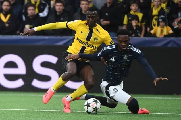 17 09 2024, Bern, Stadion Wankdorf, UEFA Champions League: Young Boys - Aston Villa, 20 Cheikh Niasse (Young Boys) gegen 26 Lamare Bogarde (Villa). Bern Stadion Wankdorf Bern Switzerland Copyright: xJustPictures.ch ManuelxWinterbergerx jp-de-MaWi-MWI_1611