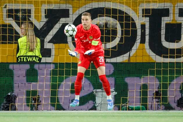David von Ballmoos (BSC Young Boys, 26) faengt den Ball , Fussball, UEFA Champions League, 1. Spieltag, 2024 2025, Young Boys Bern vs. Aston Villa, 17.09.2024, Stadion Wankdorf, Bern, Schweiz Bern Stadion Wankdorf Bern Schweiz Copyright: xGrantxHubbsx