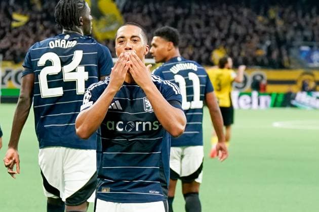 Bern, Switzerland, September 17th 2024: Youri Tielemans (8 Aston Villa) celebrates scoring his team s first goal during the UEFA Champions League football match between Young Boys and Aston Villa at Wankdorf Stadion in Bern, Switzerland. (Daniela Porcelli SPP) Copyright: xDanielaxPorcellix xSPPx spp-en-DaPoSp-20240917-_DP29640