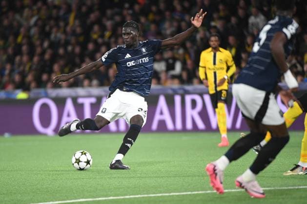 17 09 2024, Bern, Stadion Wankdorf, UEFA Champions League: Young Boys - Aston Villa, 24Amadou Onana (Villa) trifft zum 3:0. Bern Stadion Wankdorf Bern Switzerland Copyright: xJustPictures.ch ManuelxWinterbergerx jp-de-MaWi-MWI_1723
