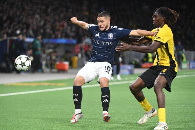 17 09 2024, Bern, Stadion Wankdorf, UEFA Champions League: Young Boys - Aston Villa, 10 Emiliano Buendia (Villa) gegen 4 Bahne Zoukrou (Young Boys). Bern Stadion Wankdorf Bern Switzerland Copyright: xJustPictures.ch ManuelxWinterbergerx jp-de-MaWi-MWI_1743