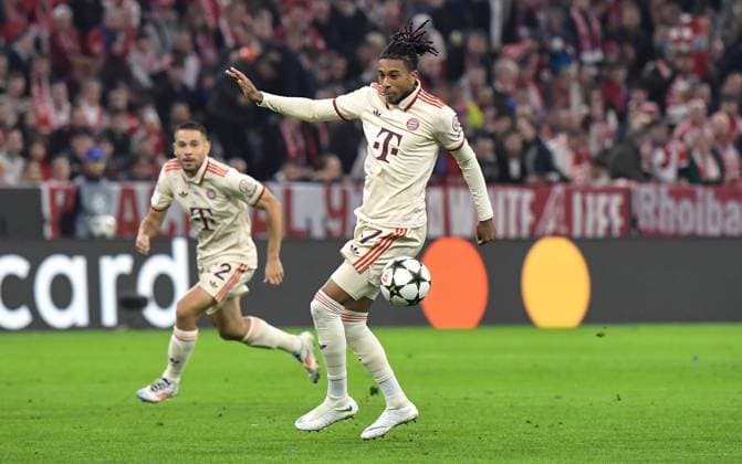 17.09.2024, xemx, Fussball UEFA Champions League, FC Bayern Muenchen - Dinamo Zagreb emspor, v.l. Michael Olise (FC Bayern Muenchen) Aktion, Einzelaktion, Einzelbild, Freisteller, Ganzkoerperaufnahme, ganze Figur (DFL DFB REGULATIONS PROHIBIT ANY USE OF PHOTOGRAPHS as IMAGE SEQUENCES and or QUASI-VIDEO) Muenchen