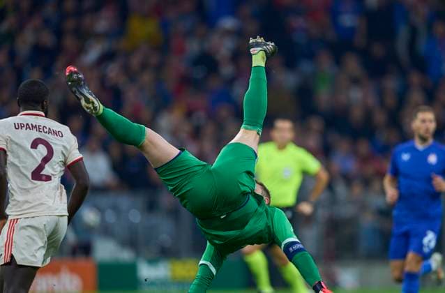 Manuel NEUER, goalkeeper FCB 1 crash in the group league match FC BAYERN MUENCHEN - DINAMO ZAGREB of football UEFA Champions League in season 2024 2025 in Munich, Sep 17, 2024 , FCB, 1. Spieltag, München