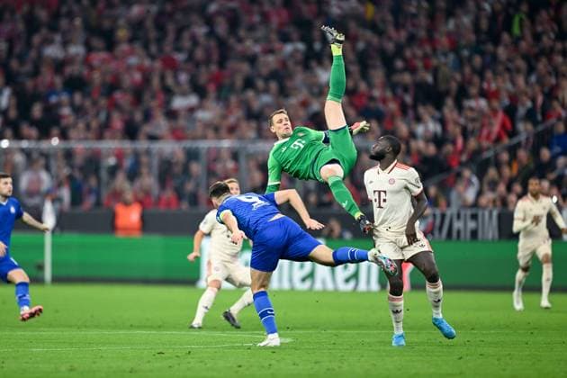 Sport Bilder des Tages 17.09.2024, Fussball, Champions League, 1. Spieltag, Saison 2024 2025, FC Bayern München - Dinamo Zagreb, Bruno Petkovic (Dinamo Zagreb), Torwart Manuel Neuer (FC Bayern München) xRHR-FOTO TKx Copyright: RHR-FOTOx RHR-FOTO TK