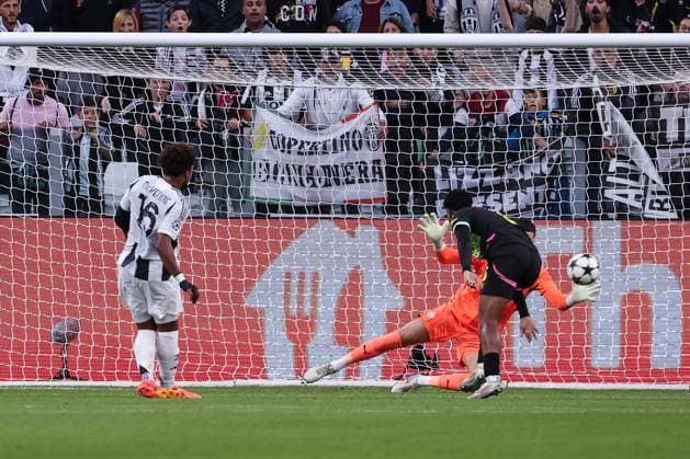 TURIN, ITALY - SEPTEMBER 17: Weston McKennie of Juventus L) scores his goal during the UEFA Champions League 2024 25 League Phase MD1 match between Juventus and PSV Eindhoven at Juventus Stadium on September 17, 2024 in Turin, Italy. Turin Juventus Stadium Bern Italy Copyright: xJustPictures.ch LuigixRizzox jp-en-EuSpIm-AN0I0304-20240813