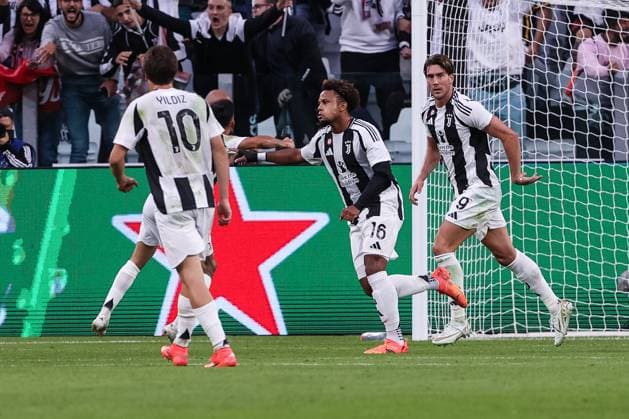 TURIN, ITALY - SEPTEMBER 17: Weston McKennie of Juventus C) celebrates his goal during the UEFA Champions League 2024 25 League Phase MD1 match between Juventus and PSV Eindhoven at Juventus Stadium on September 17, 2024 in Turin, Italy. Turin Juventus Stadium Bern Italy Copyright: xJustPictures.ch LuigixRizzox jp-en-EuSpIm-AN0I0305-20240813