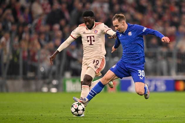 Zweikampf, Aktion Alphonso Davies Bayern FC Muenchen FCB (19) gegen Marko Rog GNK Dinamo Zagreb (30) FC Bayern Muenchen FCB vs GNK Dinamo Zagreb Spieltag 1 17.09.2024 DFL REGULATIONS PROHIBIT ANY USE OF PHOTOGRAPHS AS IMAGE SEQUENCES AND OR QUASI-VIDEO FC Bayern Muenchen FCB vs GNK Dinamo Zagreb