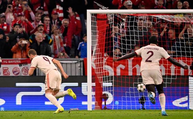 TOR zum 1:0 Elfmeter, Strafstoss Harry Kane FC Bayern Muenchen FCB (09) Torjubel Dayot Upamecano FC Bayern Muenchen FCB (02) FC Bayern Muenchen FCB vs GNK Dinamo Zagreb Spieltag 1 17.09.2024 DFL REGULATIONS PROHIBIT ANY USE OF PHOTOGRAPHS AS IMAGE SEQUENCES AND OR QUASI-VIDEO FC Bayern Muenchen FCB vs GNK Dinamo Zagreb