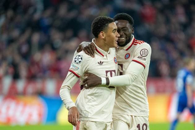 Vermeintliches tor zum 1:0 durch Jamal Musiala (FC Bayern Muenchen, 42), nach VAR aber Abseits. KEIN Tor, mit Alphonso Davies (FC Bayern Muenchen, 19) GER, FC Bayern Muenchen vs. GNK Dinamo Zagreb, Fussball, Champions League, 1. Spieltag, Spielzeit 2024 2025, 17.09.2024, Eibner-Pressefoto Sascha Walther GER, FC Bayern Muenchen vs. GNK Dinamo Zagreb, Fussball, Champions League, 1. Spieltag, Spielzeit 2024 2025, 17.09.2024 Muenchen Copyright: xEibner-Pressefotox EP_EER
