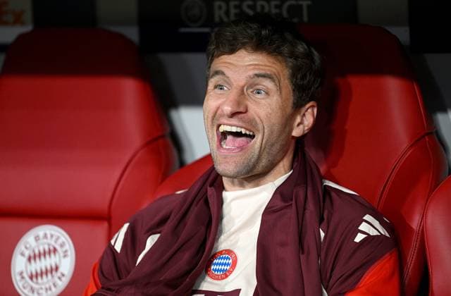 FUSSBALL CHAMPIONS LEAGUE SAISON 2024 2025 Vorrunde 1. Spieltag FC Bayern Muenchen - Dinamo Zagreb 17.09.2024 Thomas Mueller (FC Bayern Muenchen) gut gelaunt auf der Bank