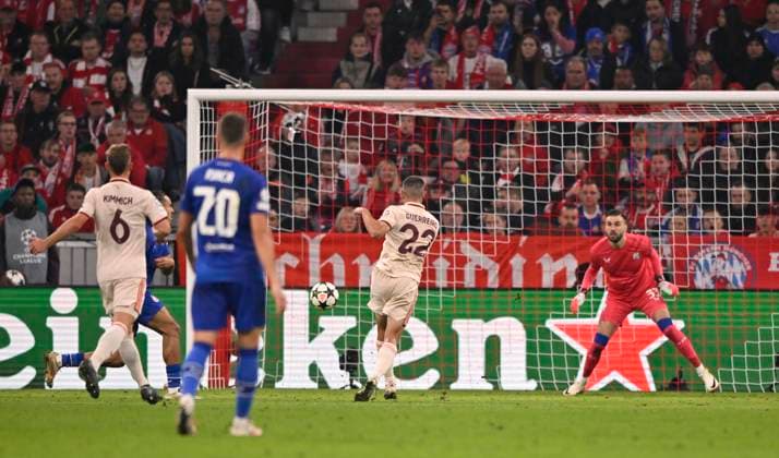 TOR zum 2:0 Raphael Guerreiro FC Bayern Muenchen FCB (22) Torschuss Aktion Torchance Torwart Ivan Nevistic GNK Dinamo Zagreb (33) Harry Kane FC Bayern Muenchen FCB (09) Marko Pjaca GNK Dinamo Zagreb (20) FC Bayern Muenchen FCB vs GNK Dinamo Zagreb Spieltag 1 17.09.2024 DFL REGULATIONS PROHIBIT ANY USE OF PHOTOGRAPHS AS IMAGE SEQUENCES AND OR QUASI-VIDEO FC Bayern Muenchen FCB vs GNK Dinamo Zagreb