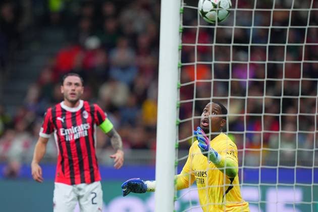 Liverpool s Van Dijk scores 1-2 during the Uefa Champions League soccer match between Milan and Liverpool at the San Siro Stadium in Milan, north Italy -Tuesday , September 17 2024. - Soccer .  Copyright: xSpada LaPressex